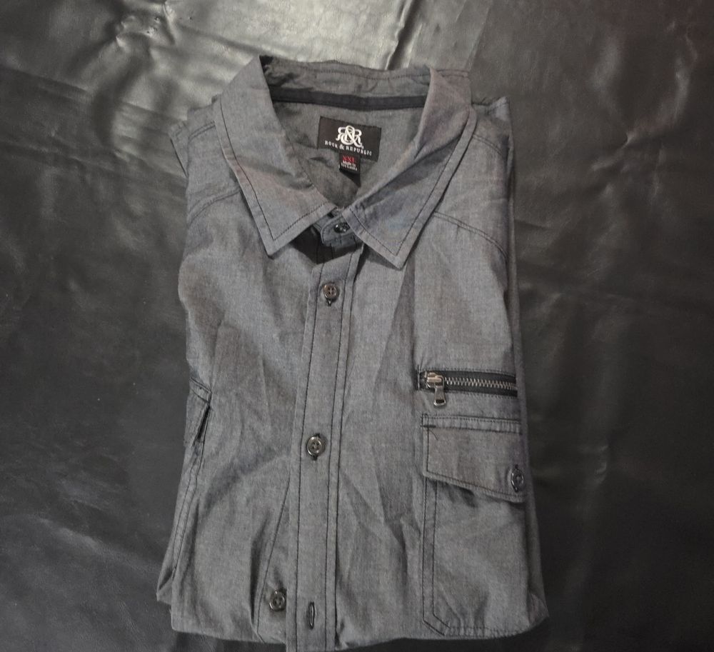 Rock & Republic Men's Charcoal Button-Down Shirt with Zip Pocket